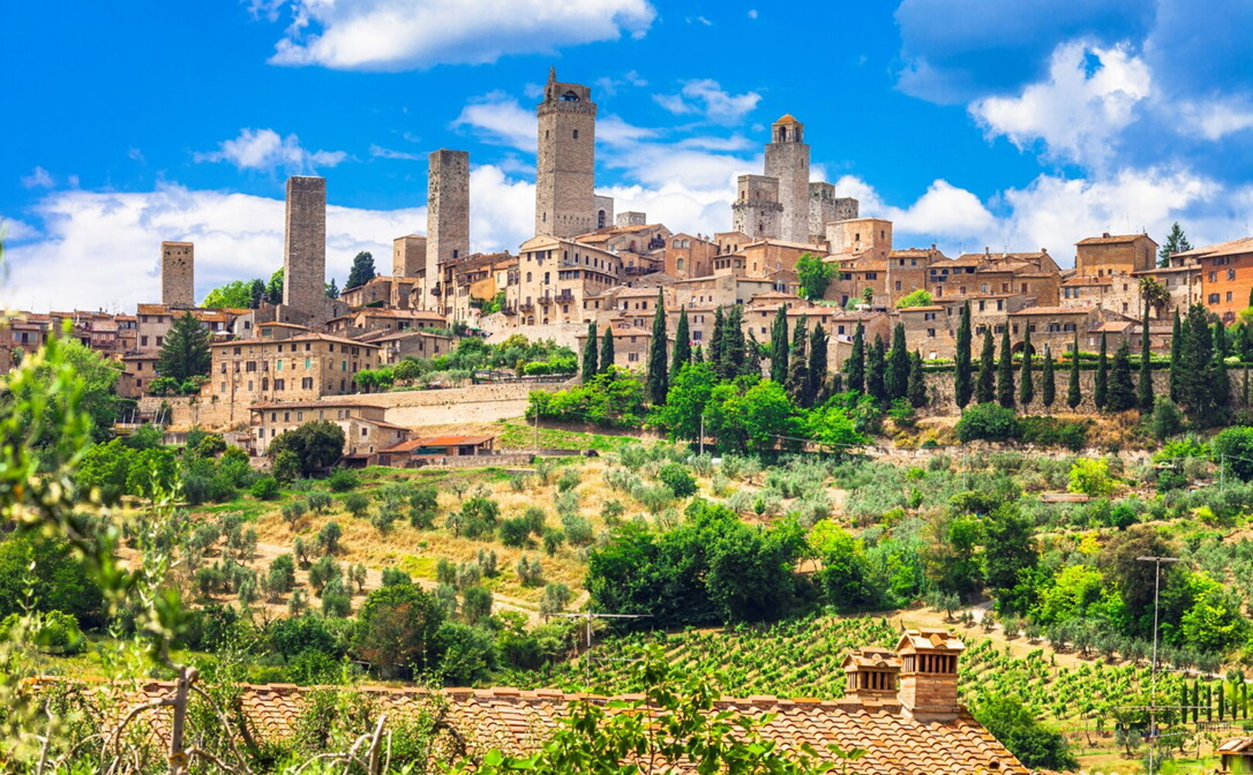 A Historic Tuscan Village Wedding: Caprese Michelangelo - The Different Twins